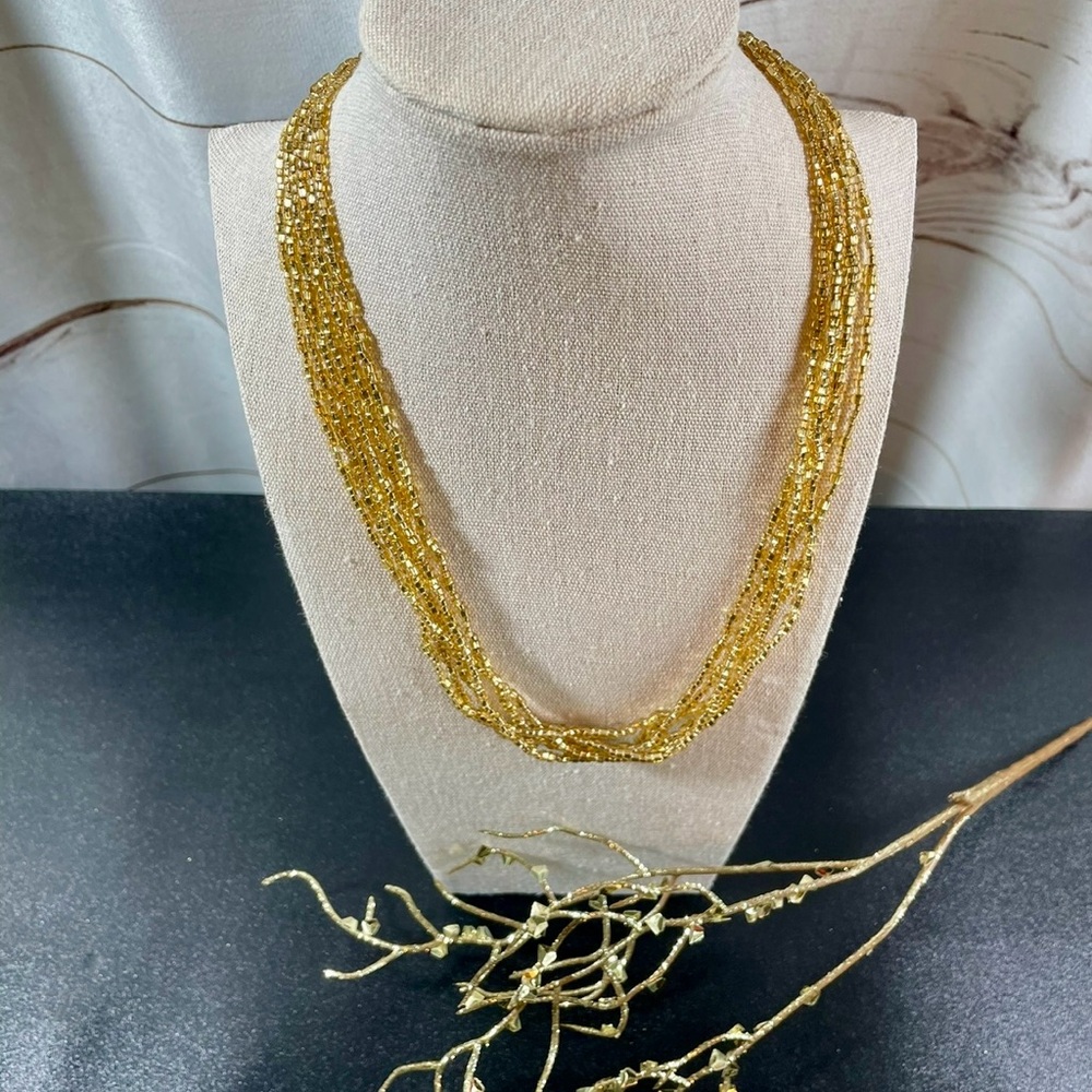 Vintage Elegant Red and Gold Beaded Necklace - Picture 6 of 11